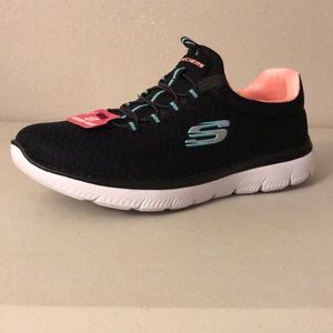 Skecher women memory foam size 6